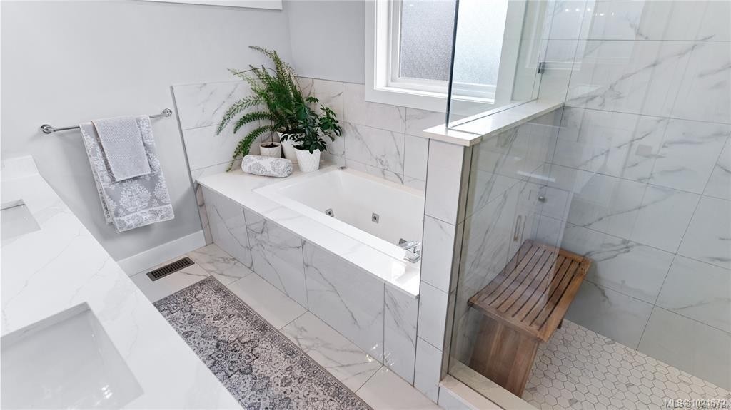 6290 Highwood Dr, Duncan, BC