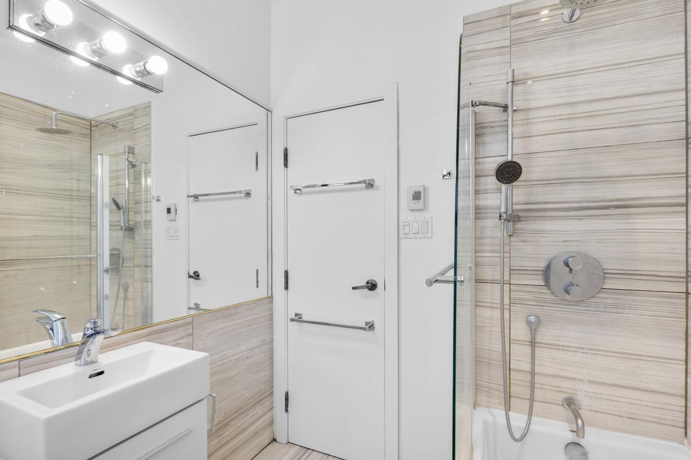 Salle de bains - 370 Boul. St-Joseph E., Montréal (Le Plateau-Mont-Royal), QC - Indoor Photo Showing Bathroom