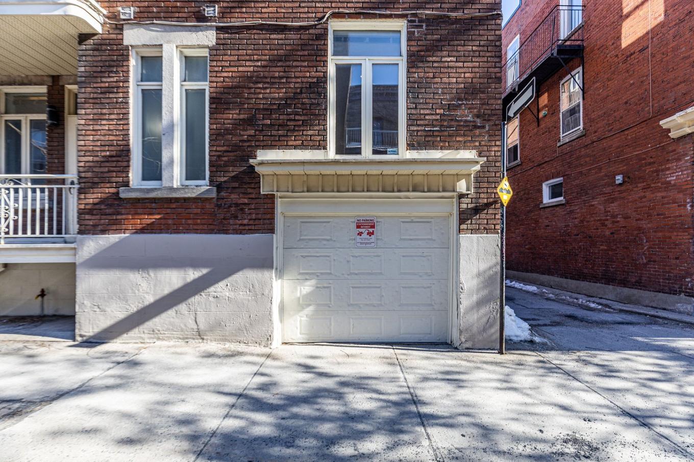 Garage - 370 Boul. St-Joseph E., Montréal (Le Plateau-Mont-Royal), QC - Outdoor With Exterior