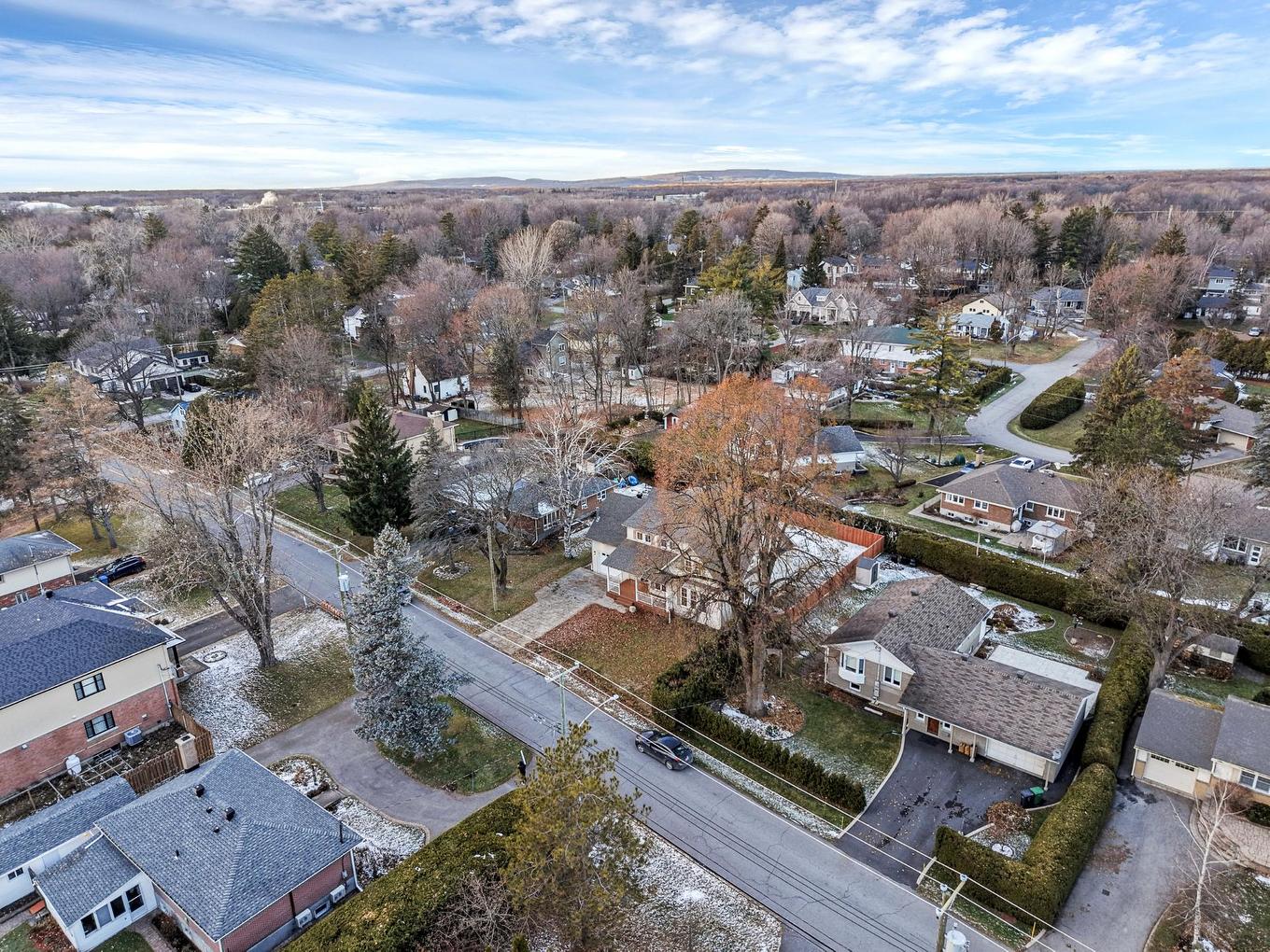 Aerial photo - 539 Church Street, Beaconsfield, QC - Outdoor With View