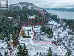 LOT LINES ARE APPROXIMATE. -