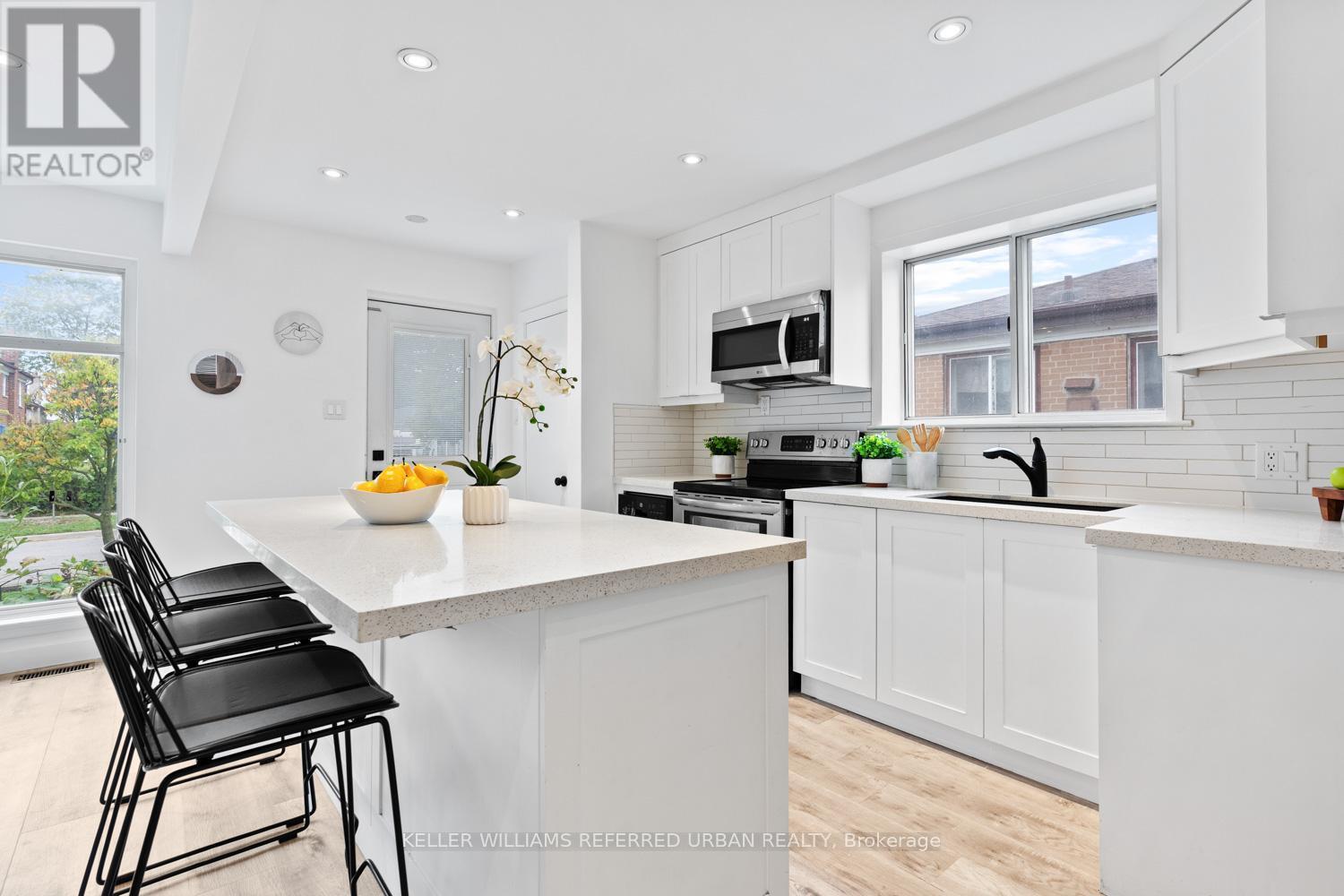 Main - 73 Trinnell Boulevard, Toronto, ON - Indoor Photo Showing Kitchen With Upgraded Kitchen