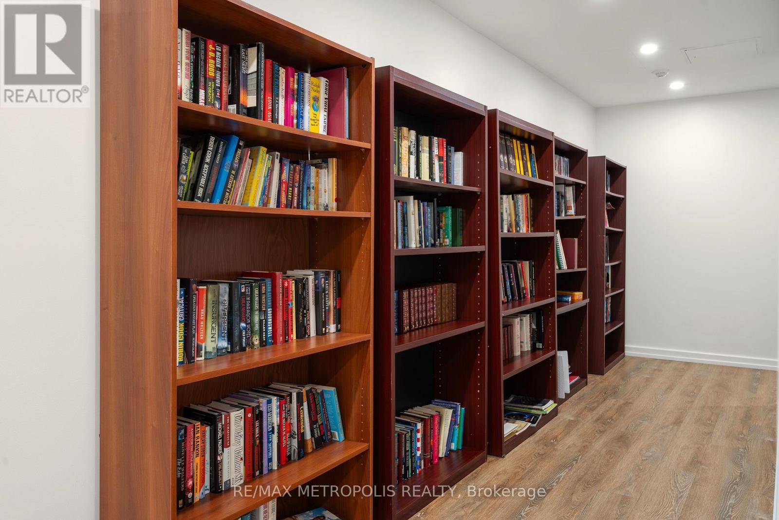 1707 - 3233 Eglinton Avenue E, Toronto, ON - Indoor