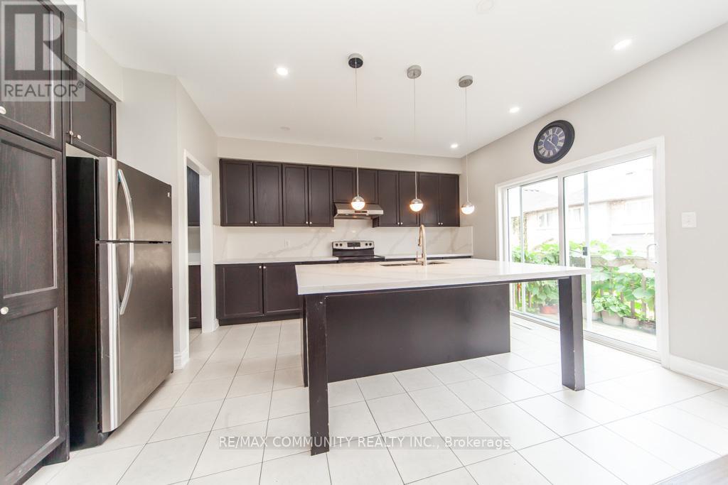 24 Raithby Crescent, Ajax, ON - Indoor Photo Showing Kitchen With Upgraded Kitchen