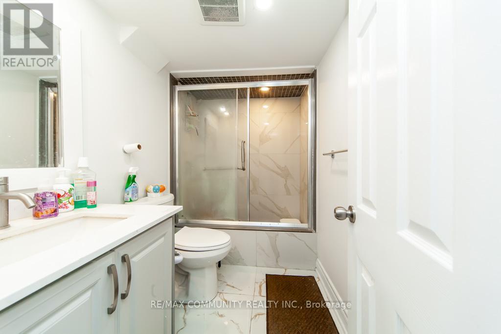 24 Raithby Crescent, Ajax, ON - Indoor Photo Showing Bathroom