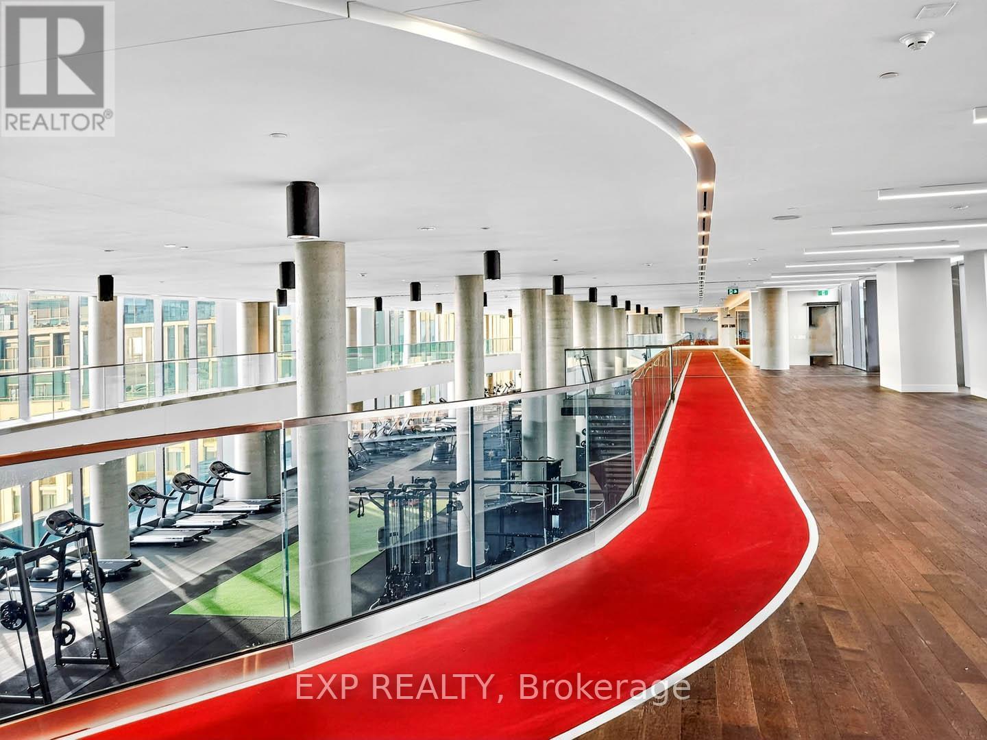 1708 - 1000 Portage Parkway, Vaughan, ON - Indoor Photo Showing Other Room