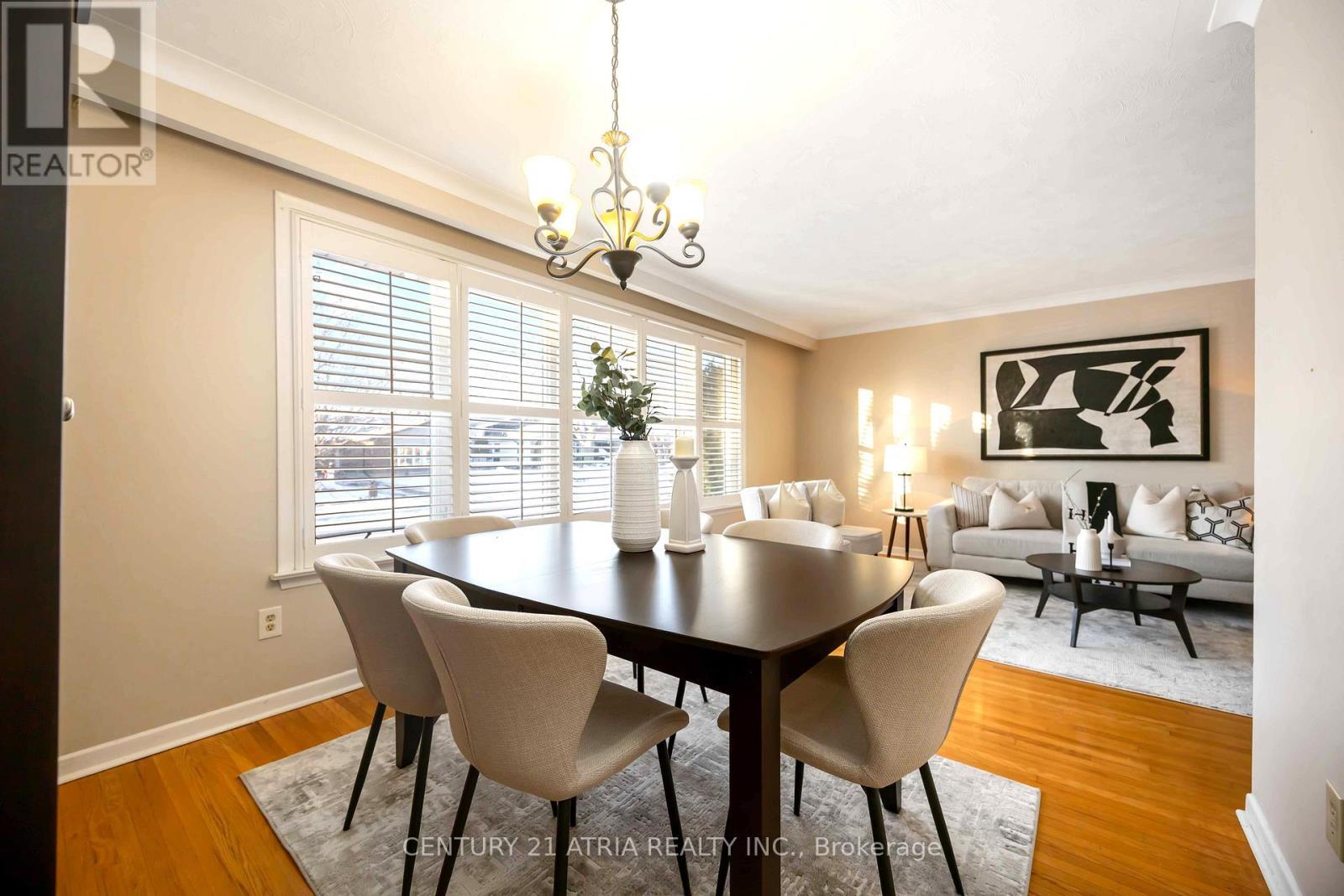 39 Amberdale Drive, Toronto, ON - Indoor Photo Showing Dining Room