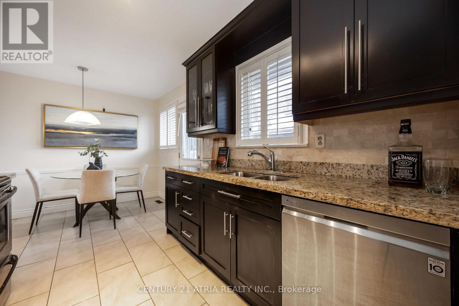 39 Amberdale Drive, Toronto, ON - Indoor Photo Showing Kitchen With Double Sink