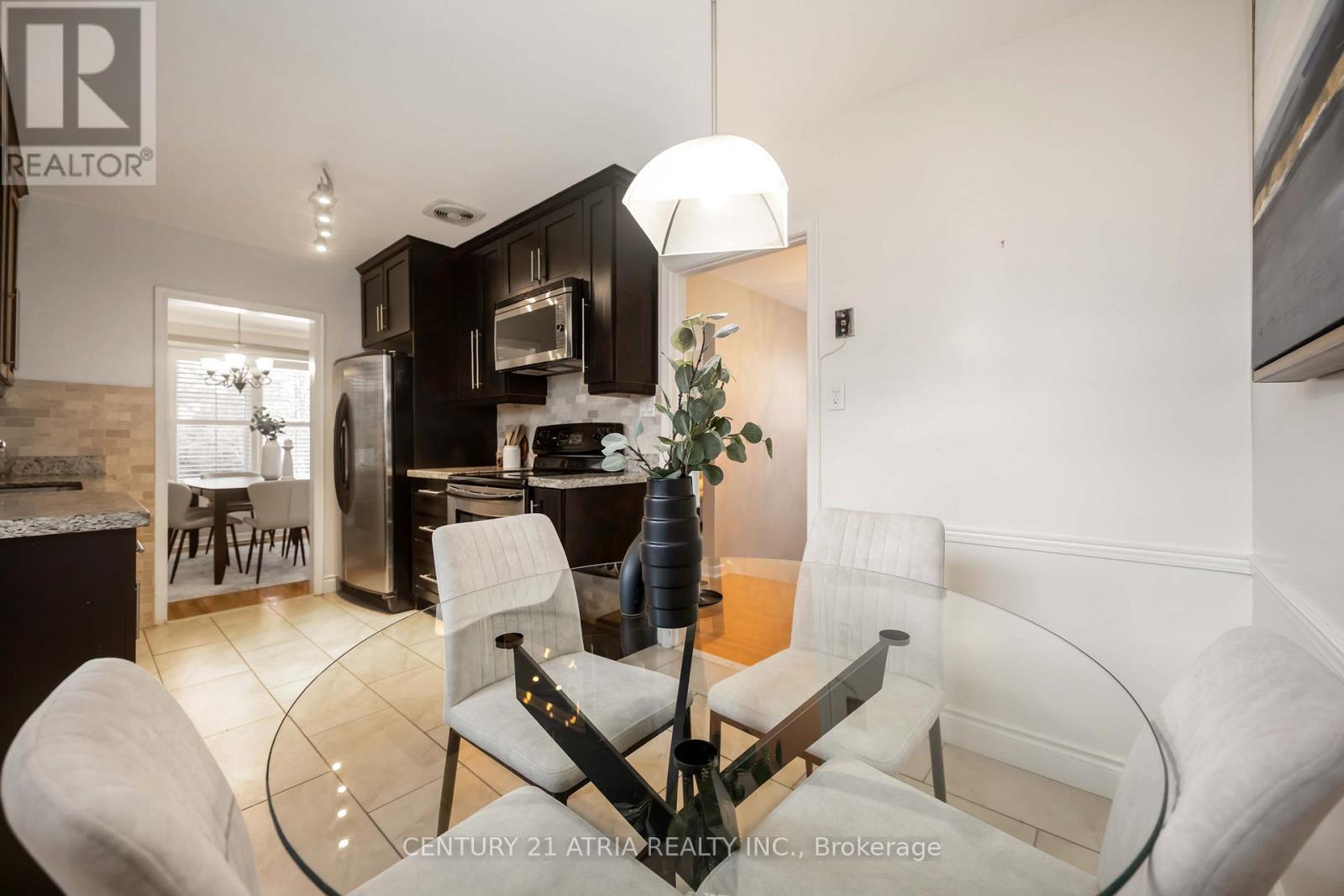 39 Amberdale Drive, Toronto, ON - Indoor