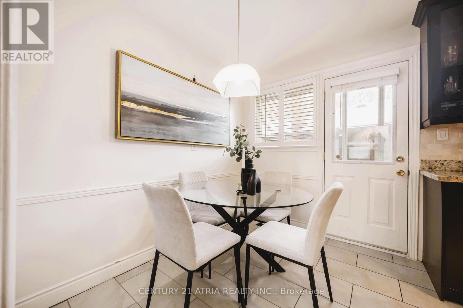 39 Amberdale Drive, Toronto, ON - Indoor Photo Showing Dining Room