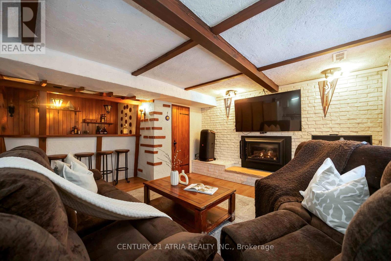 39 Amberdale Drive, Toronto, ON - Indoor Photo Showing Living Room With Fireplace