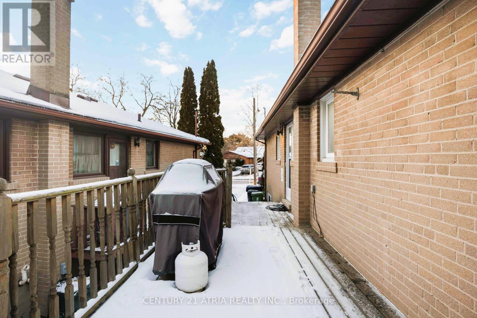 39 Amberdale Drive, Toronto, ON - Outdoor With Exterior