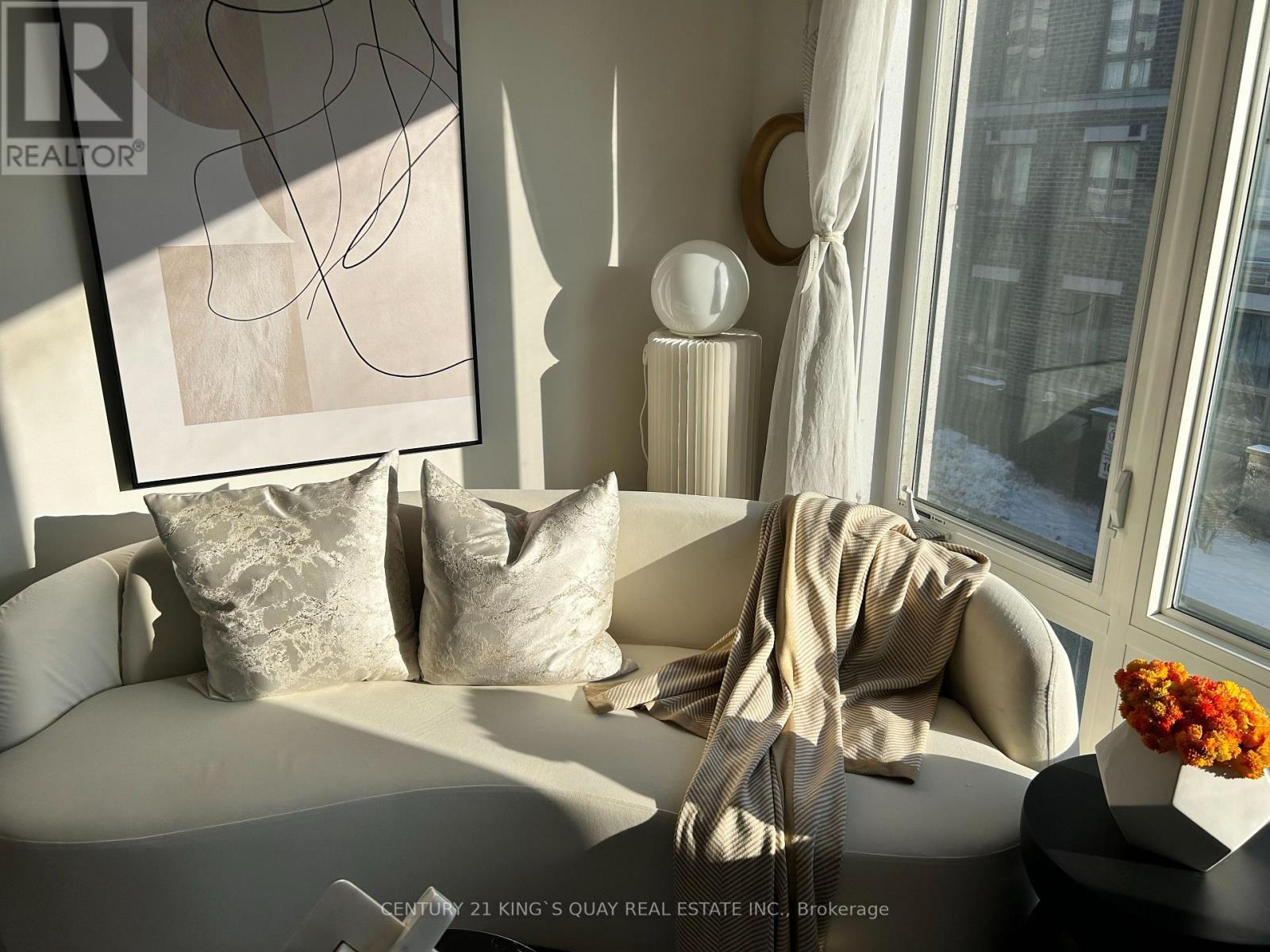 304 - 20 Dunsheath Way, Markham, ON - Indoor Photo Showing Other Room