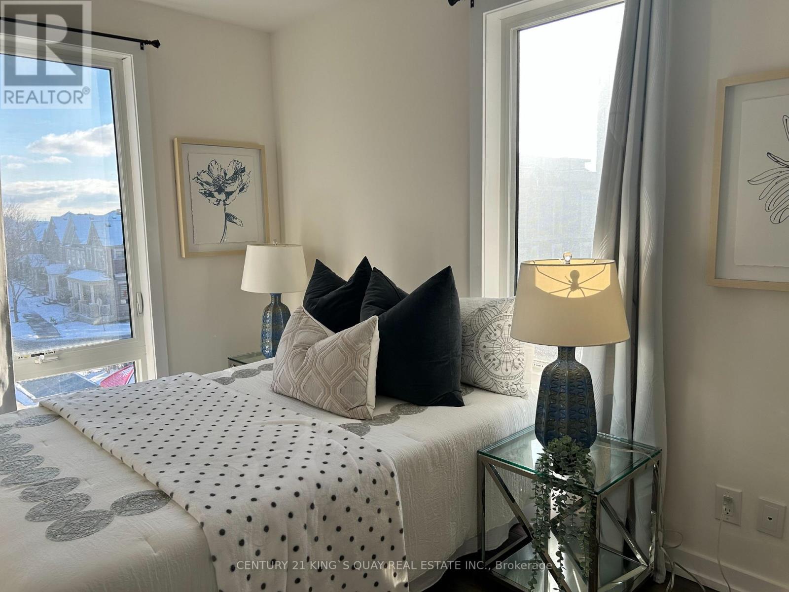 304 - 20 Dunsheath Way, Markham, ON - Indoor Photo Showing Bedroom