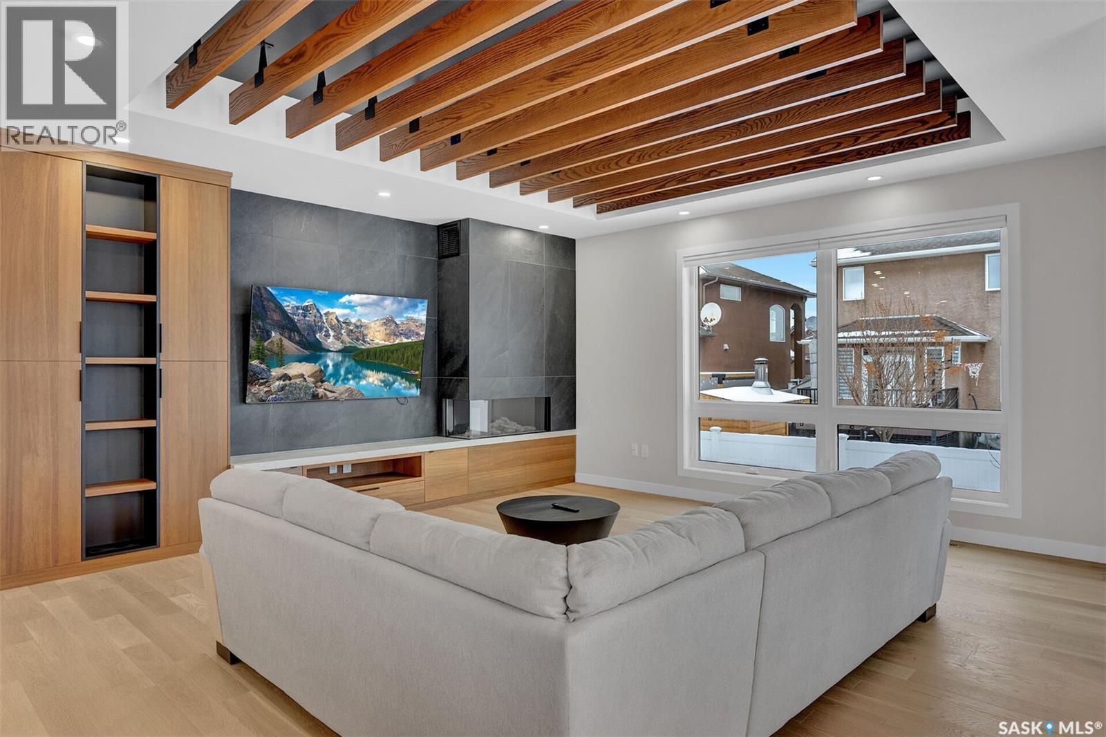 8267 Wascana Gardens Point, Regina, SK - Indoor