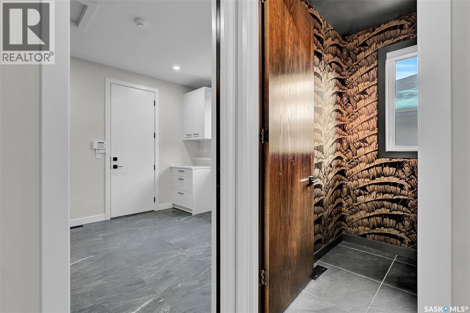 8267 Wascana Gardens Point, Regina, SK - Indoor Photo Showing Other Room