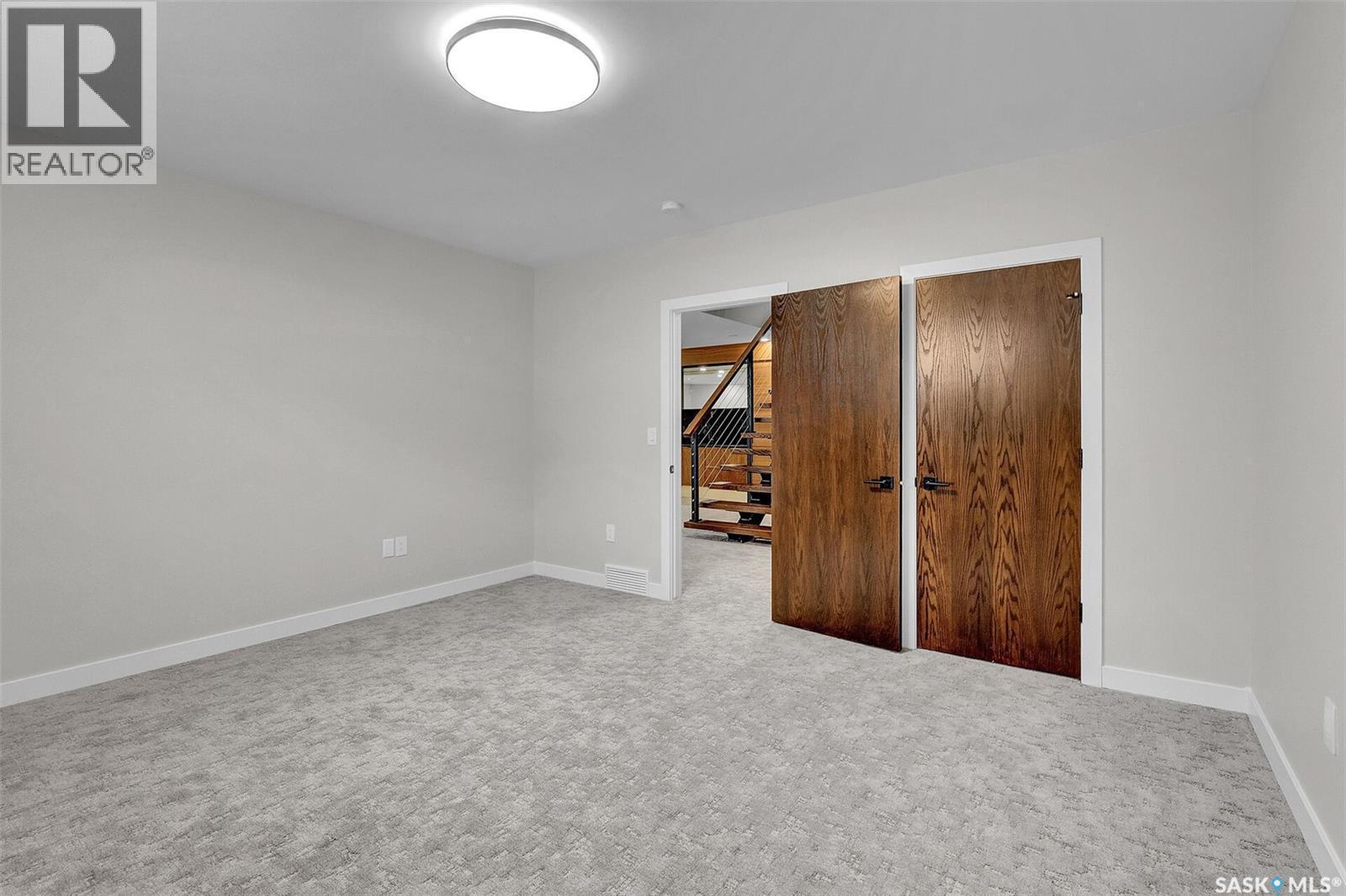 8267 Wascana Gardens Point, Regina, SK - Indoor Photo Showing Bathroom