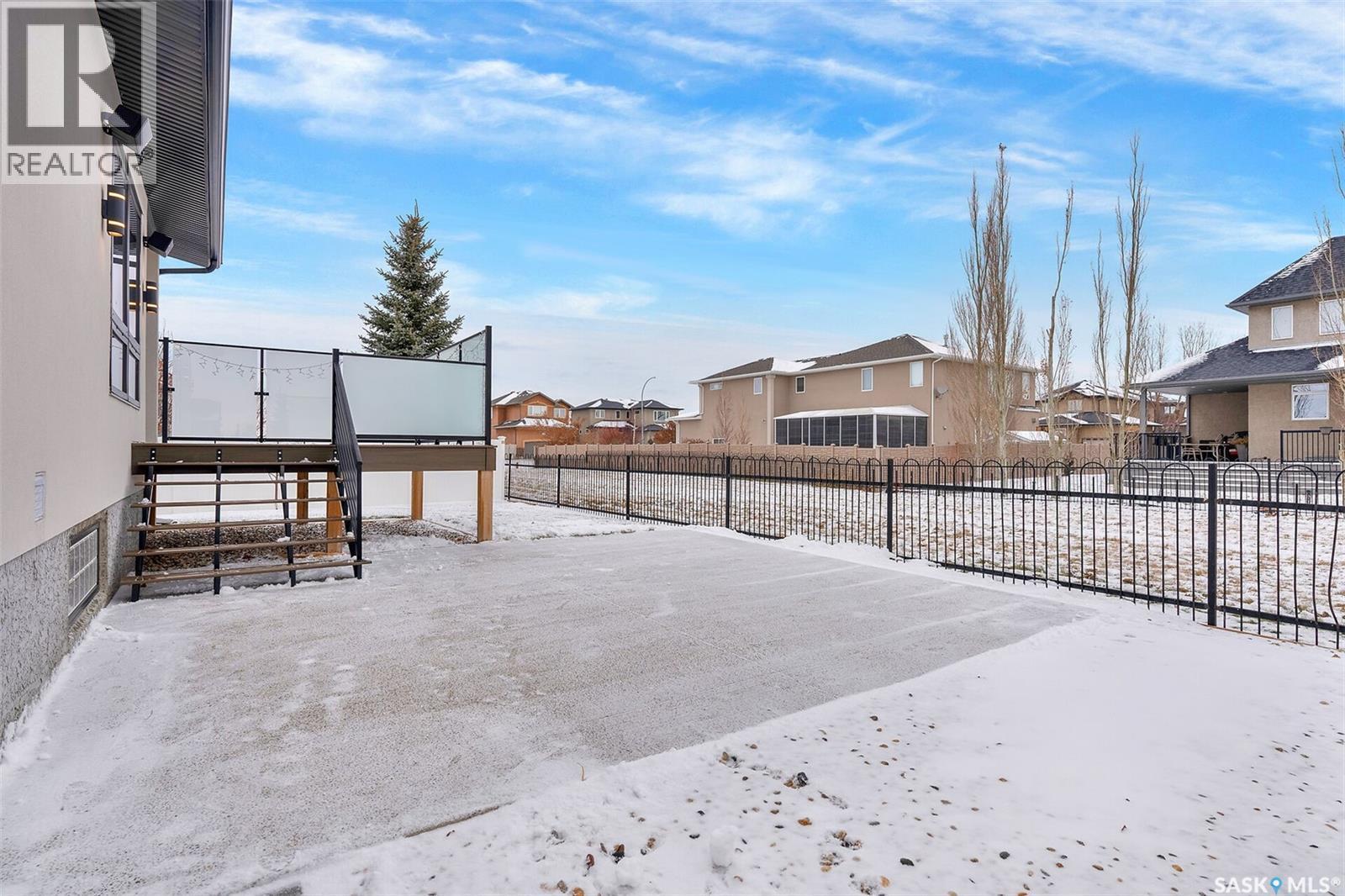 8267 Wascana Gardens Point, Regina, SK - Outdoor