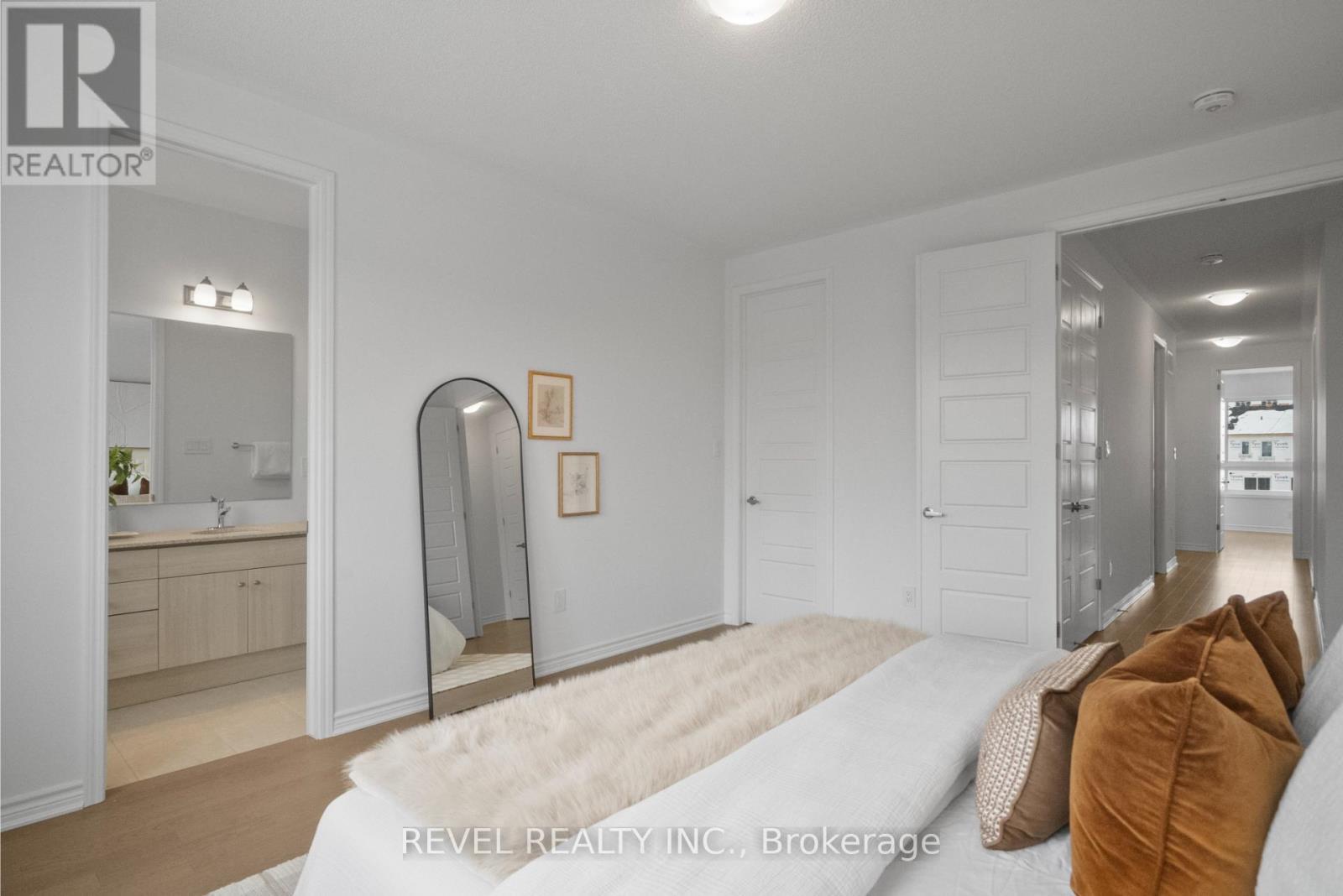 1358 Fourth Line, Milton, ON - Indoor Photo Showing Bedroom