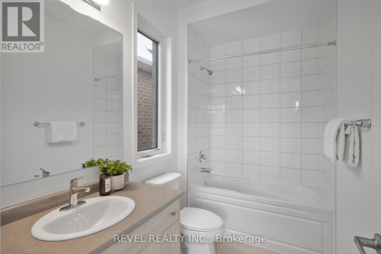 1358 Fourth Line, Milton, ON - Indoor Photo Showing Bathroom