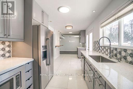 Main Floor - 12 Gondola Crescent, Brampton, ON - Indoor Photo Showing Kitchen