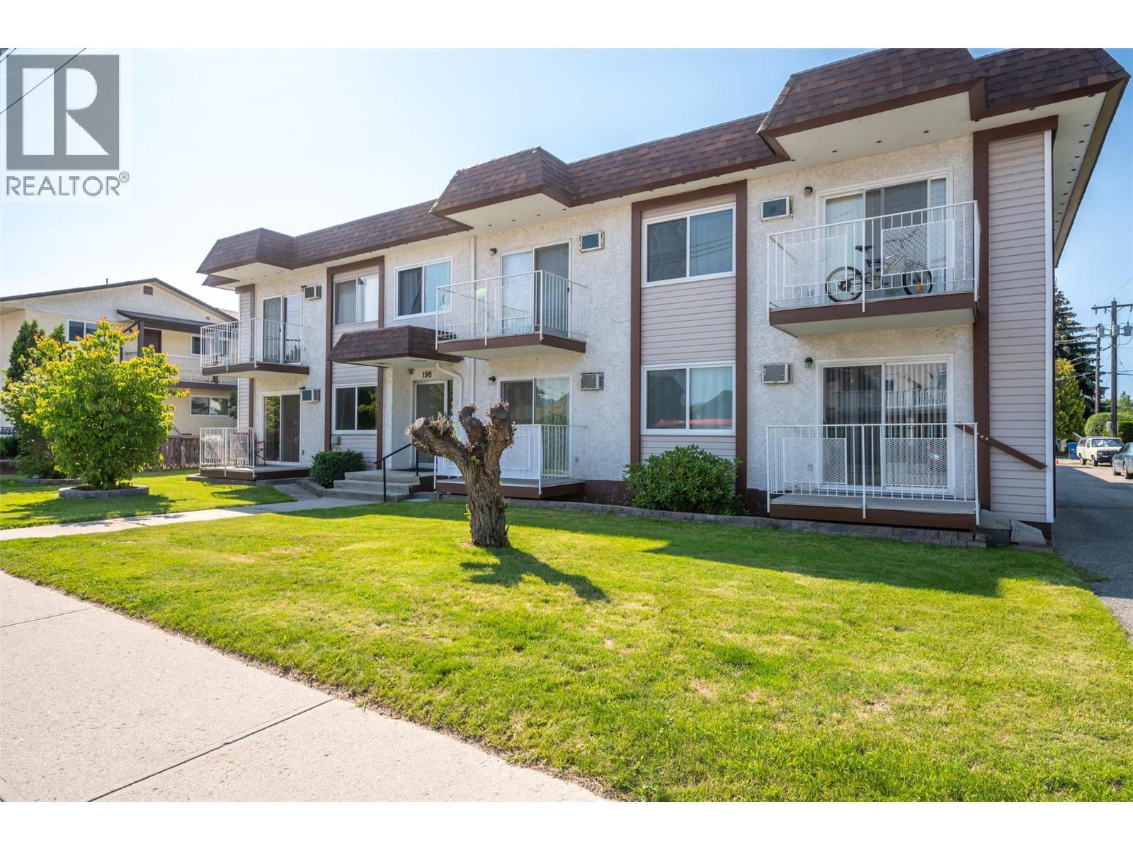 198 Roy Avenue Unit# 204, Penticton, BC - Outdoor With Balcony With Facade