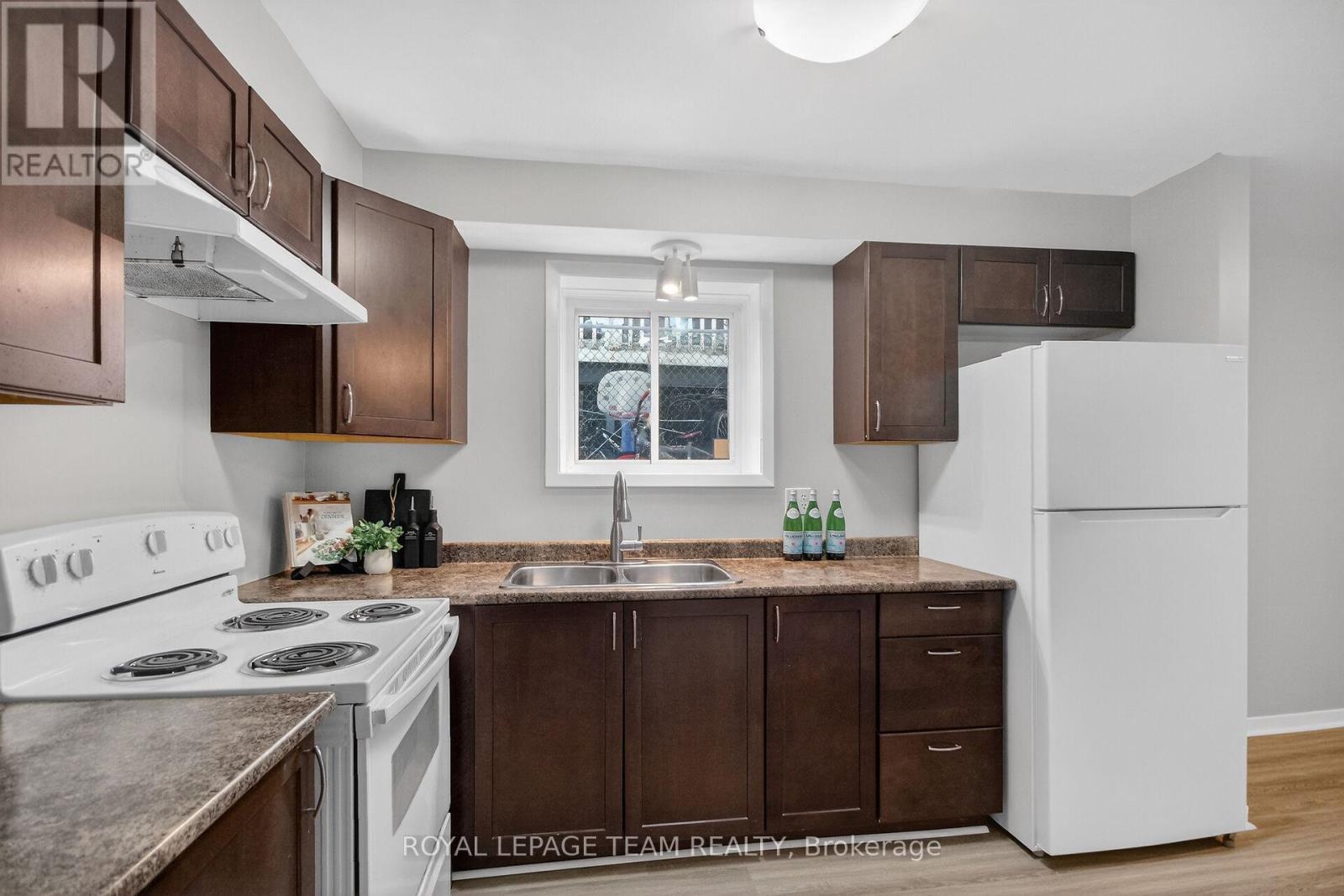 370 Joseph Street, Carleton Place, ON - Indoor Photo Showing Kitchen With Double Sink
