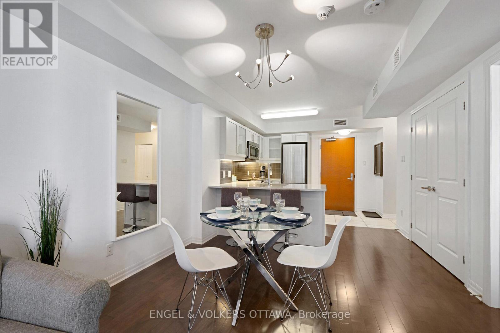707 - 195 Besserer Street, Ottawa, ON - Indoor Photo Showing Dining Room