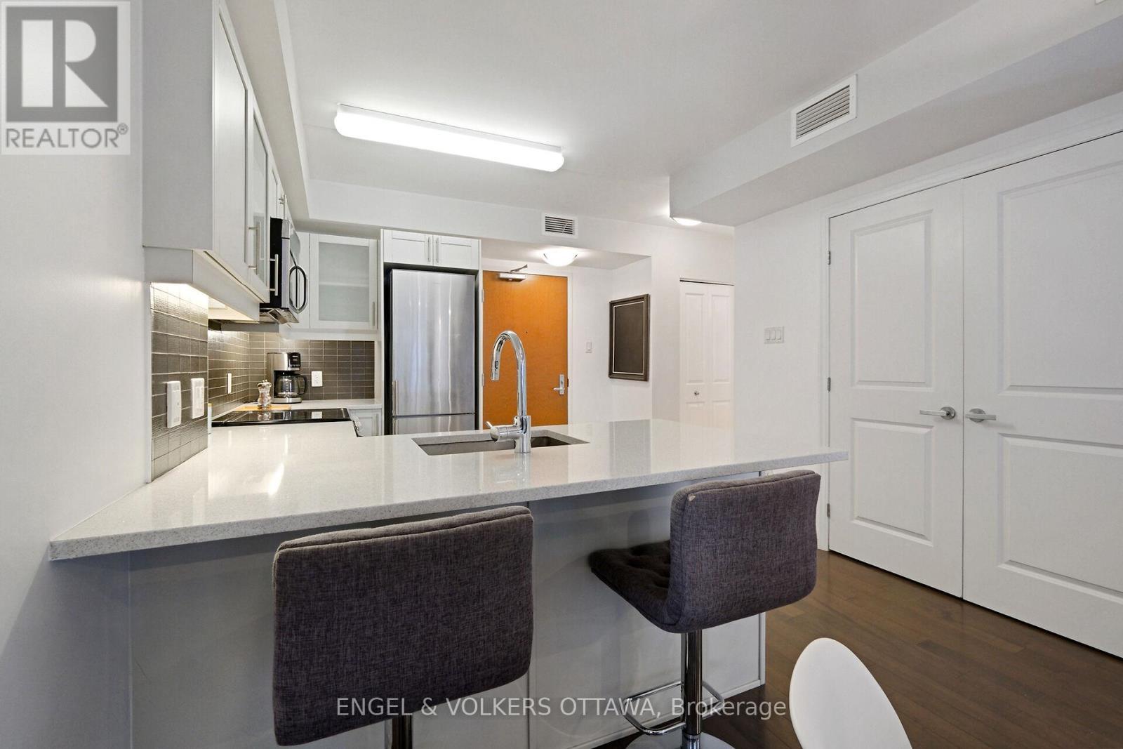 707 - 195 Besserer Street, Ottawa, ON - Indoor Photo Showing Kitchen