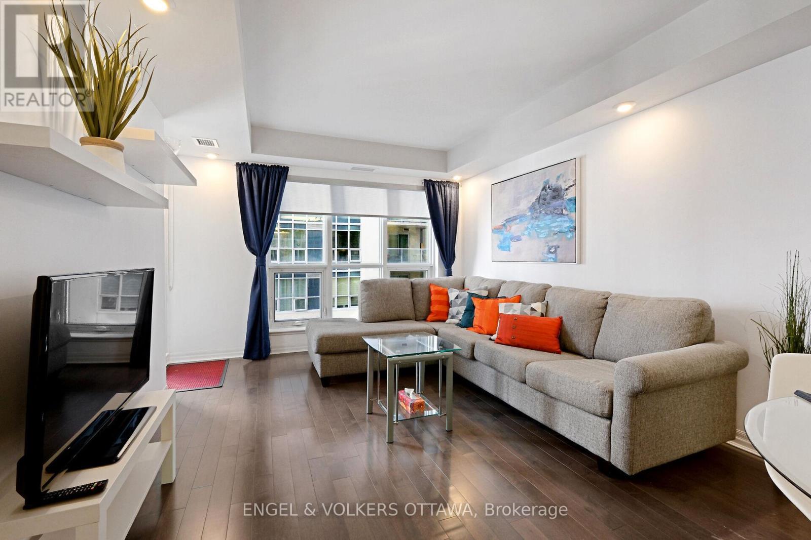707 - 195 Besserer Street, Ottawa, ON - Indoor Photo Showing Living Room