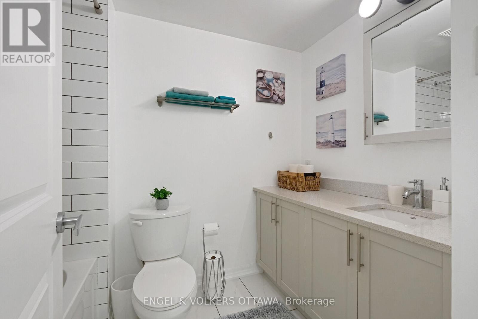 707 - 195 Besserer Street, Ottawa, ON - Indoor Photo Showing Bathroom