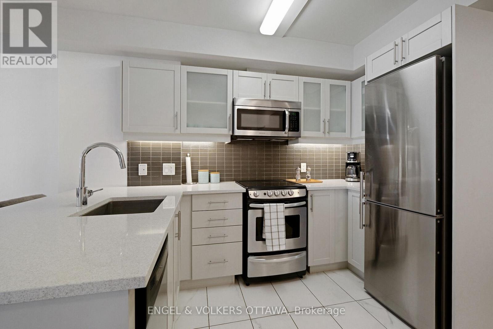 707 - 195 Besserer Street, Ottawa, ON - Indoor Photo Showing Kitchen With Upgraded Kitchen