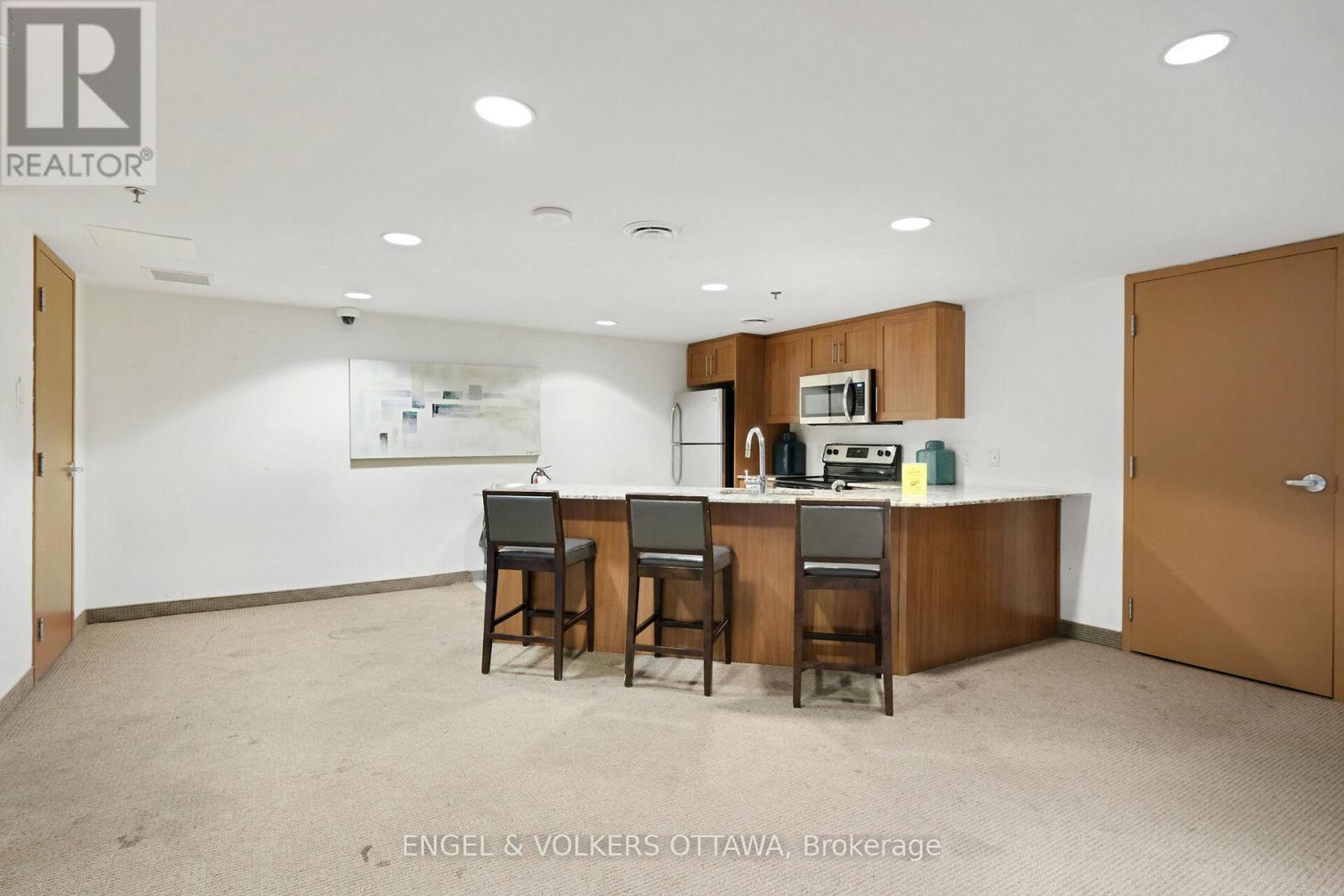 707 - 195 Besserer Street, Ottawa, ON - Indoor Photo Showing Kitchen
