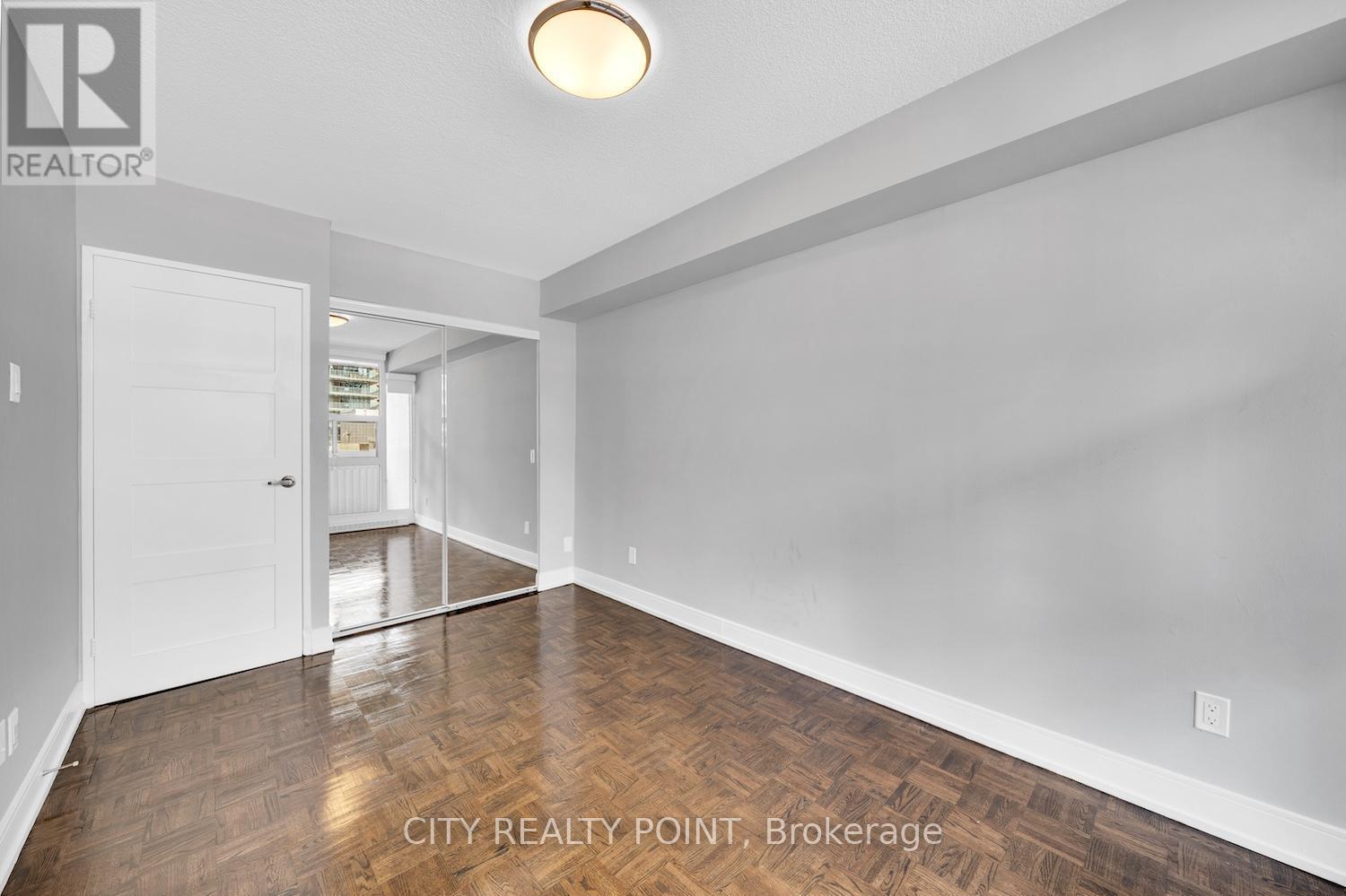 1008 - 33 Isabella Street, Toronto, ON - Indoor Photo Showing Other Room