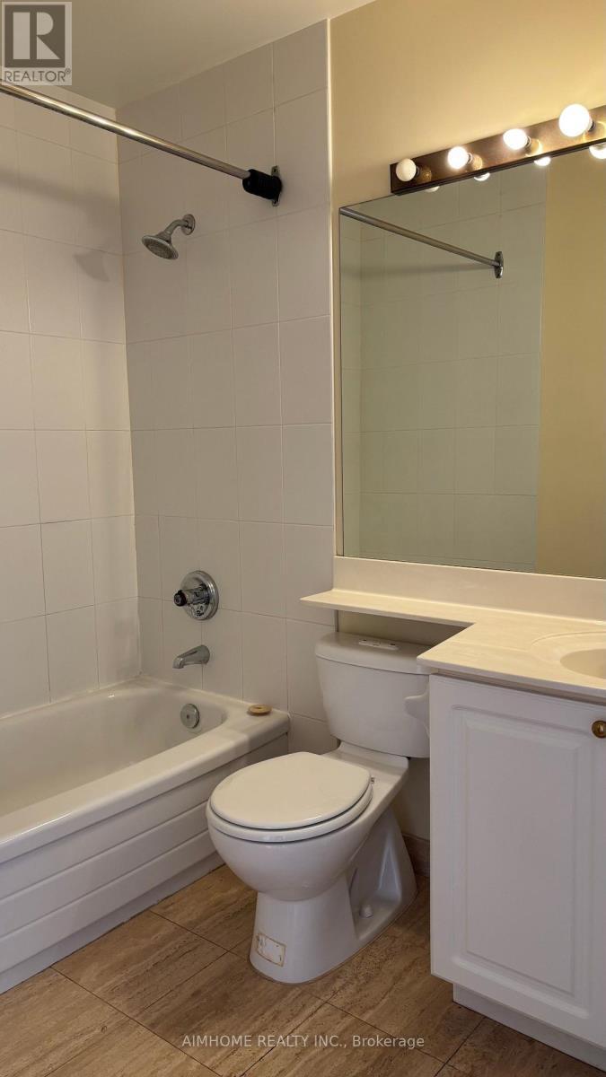 Ph 108 - 18 Hillcrest Avenue, Toronto, ON - Indoor Photo Showing Bathroom