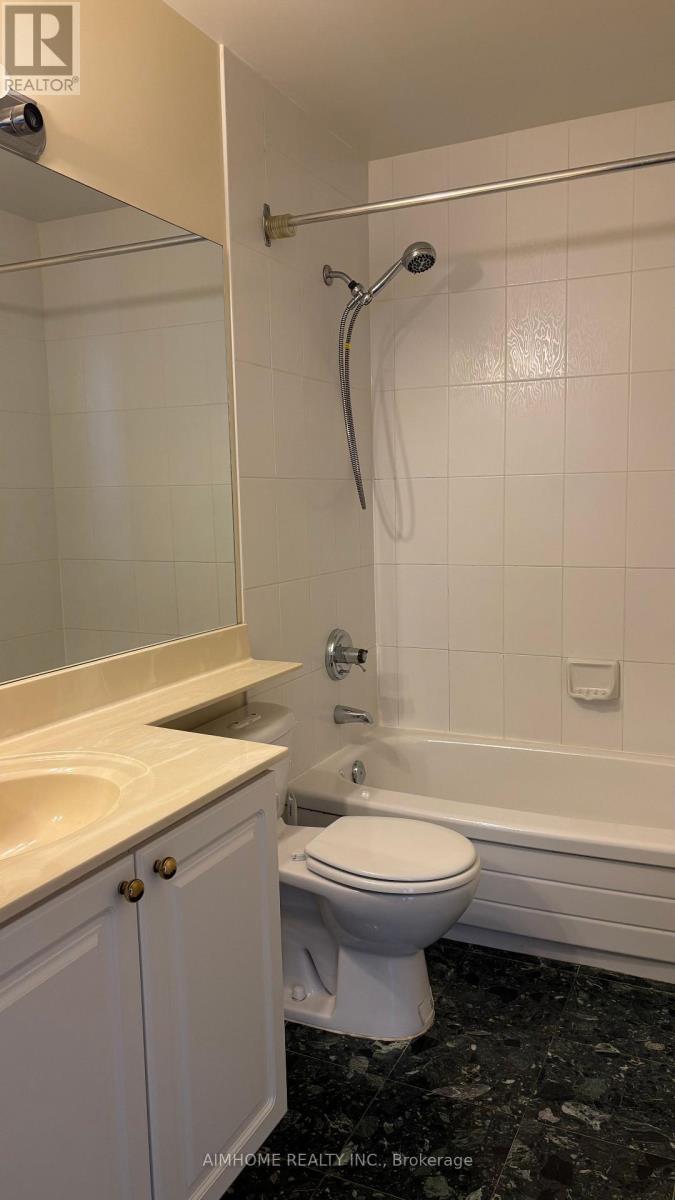 Ph 108 - 18 Hillcrest Avenue, Toronto, ON - Indoor Photo Showing Bathroom