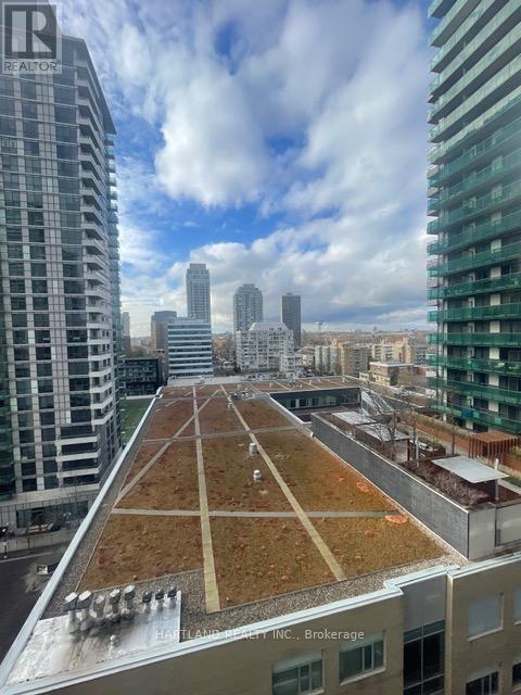 West View B - 1110 - 65 Broadway Avenue, Toronto, ON - Outdoor