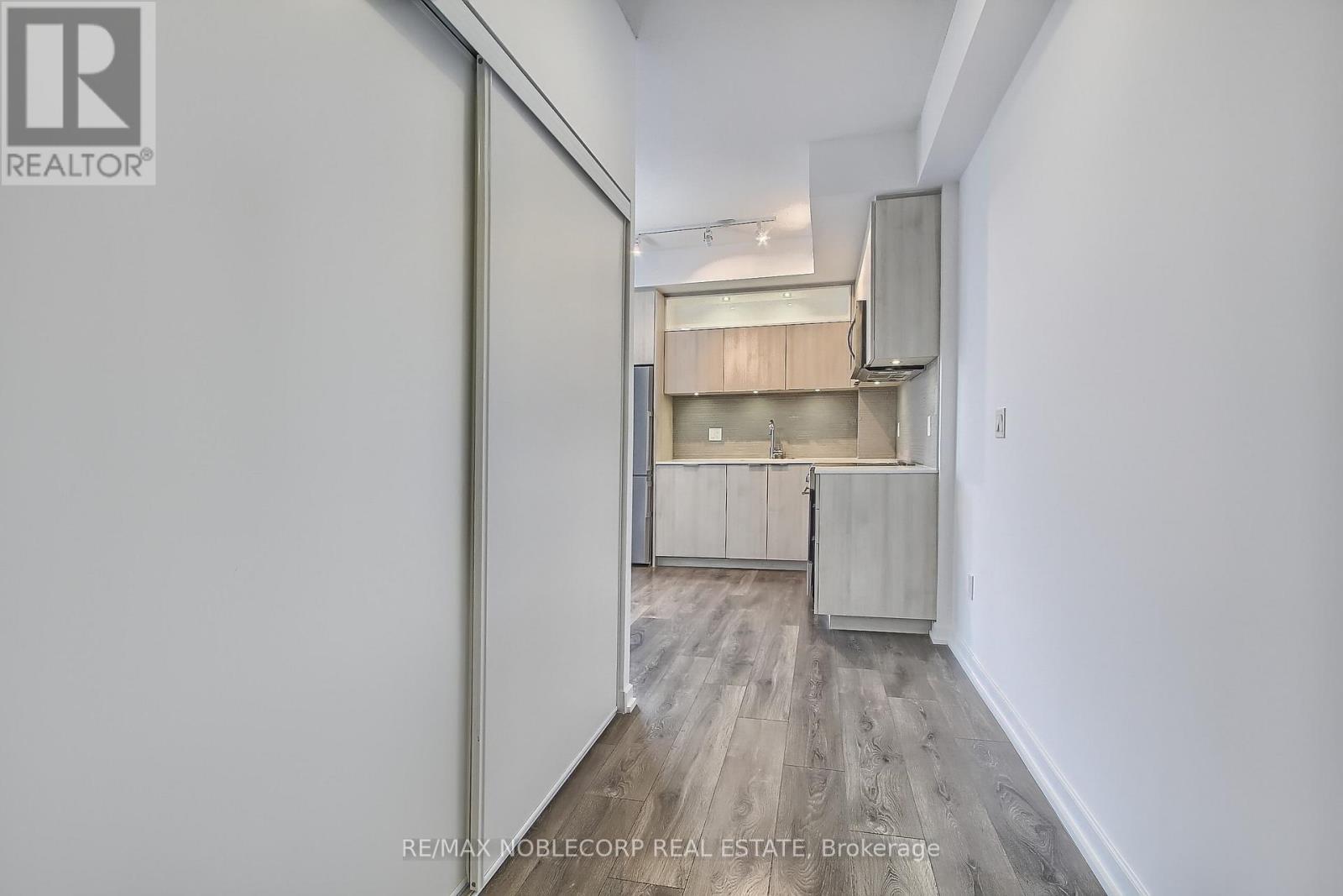 610 - 50 Forest Manor Road, Toronto, ON - Indoor