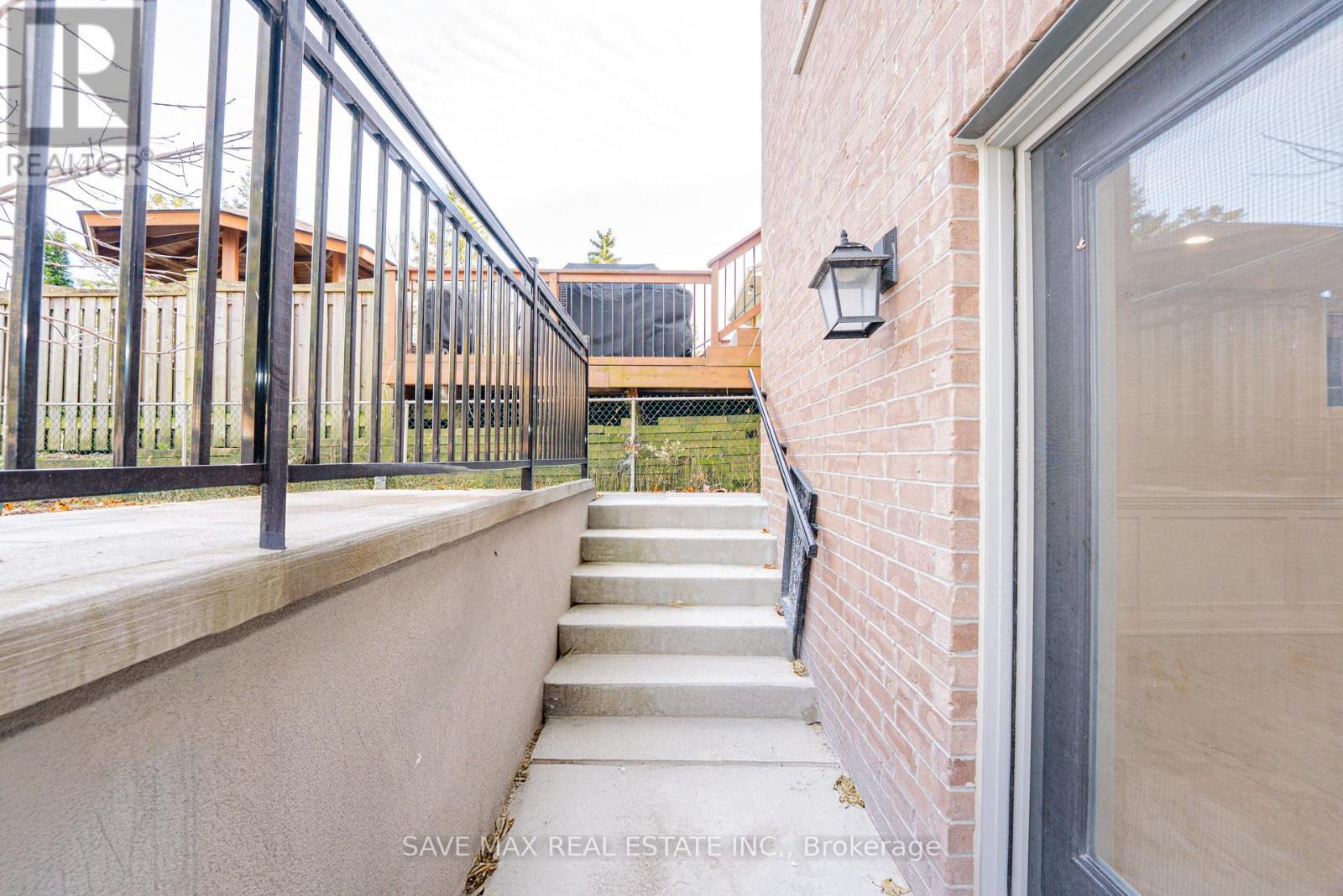 Bsmt - 337 Centennial Road, Toronto, ON - Outdoor With Exterior