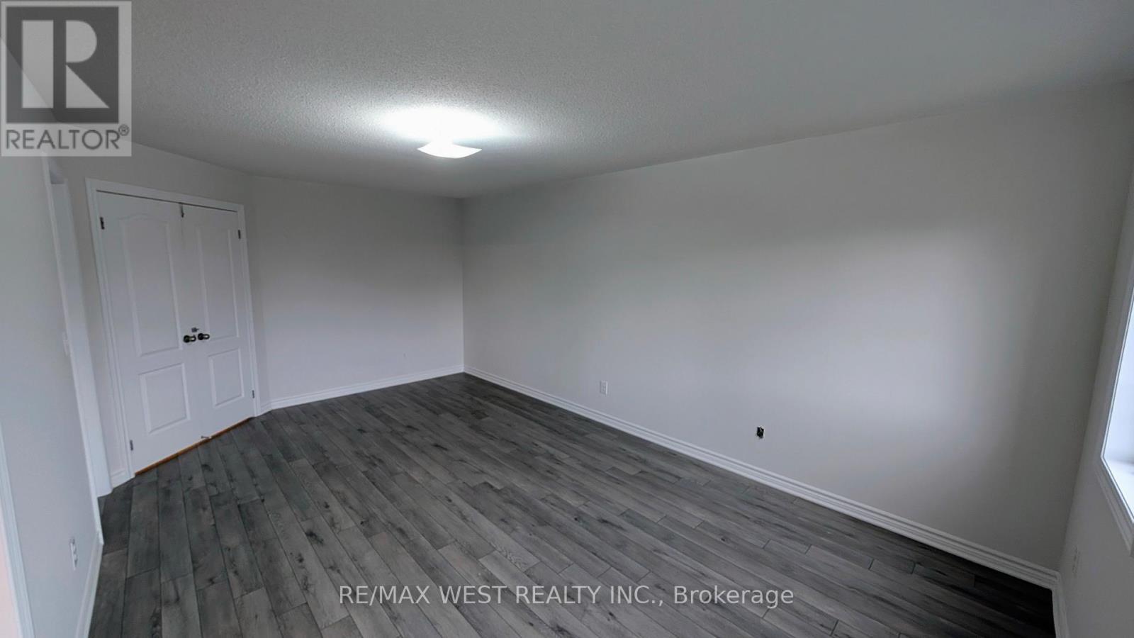 10 Moore'S Court, Markham, ON - Indoor Photo Showing Other Room