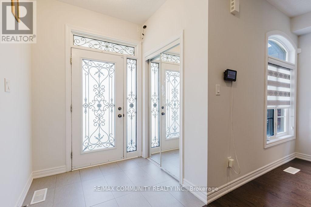 100 Folgate Crescent, Brampton, ON - Indoor Photo Showing Other Room