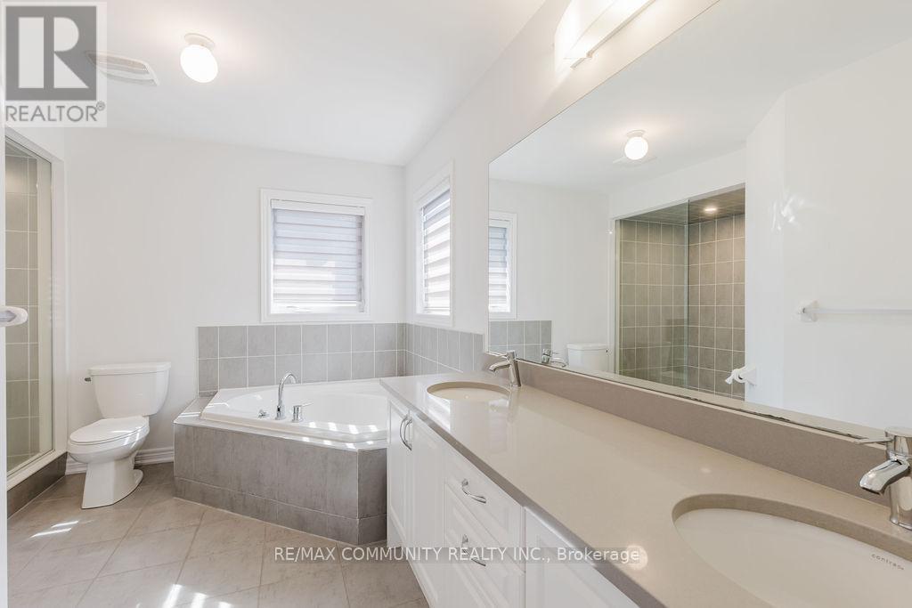 100 Folgate Crescent, Brampton, ON - Indoor Photo Showing Bathroom