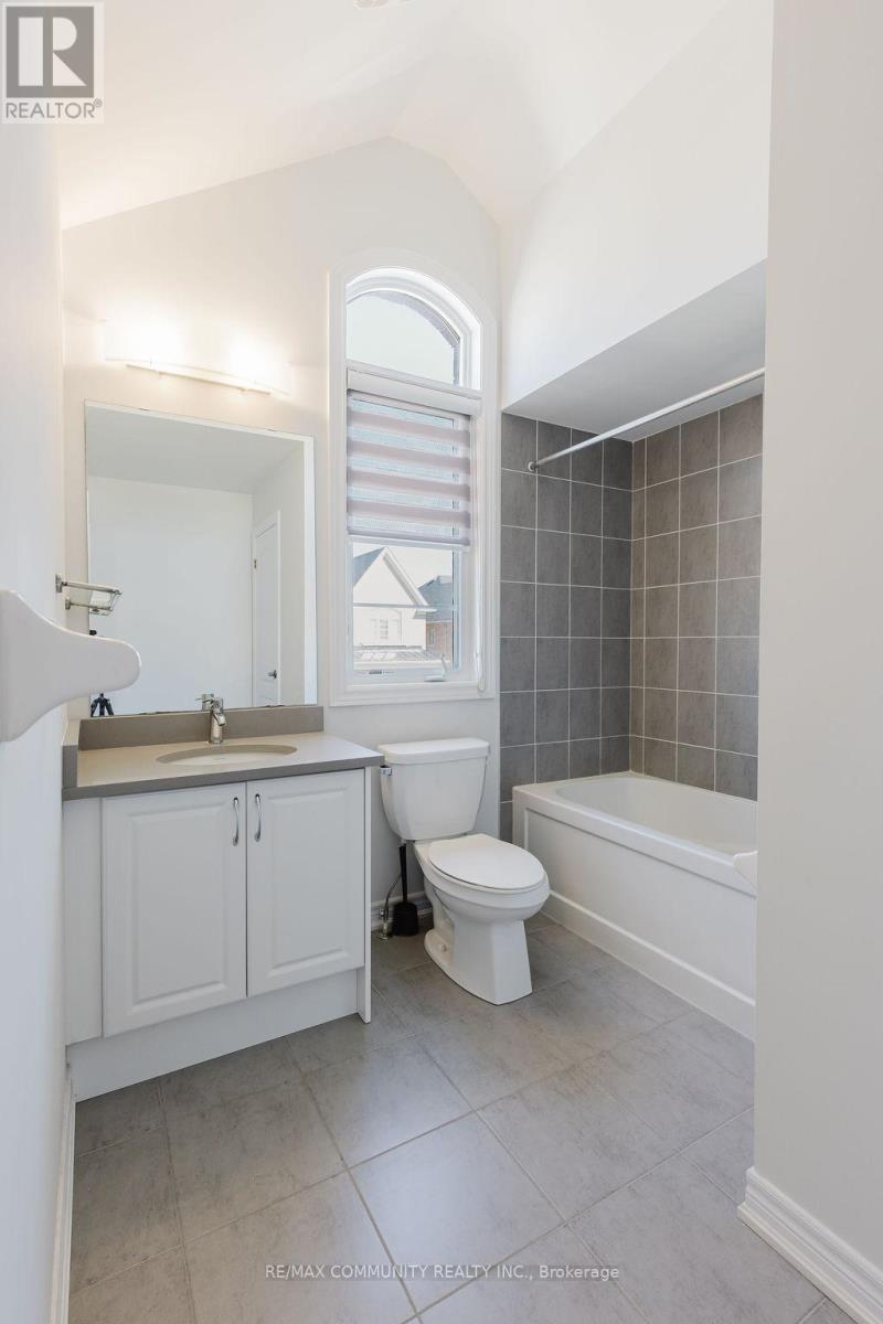100 Folgate Crescent, Brampton, ON - Indoor Photo Showing Bathroom