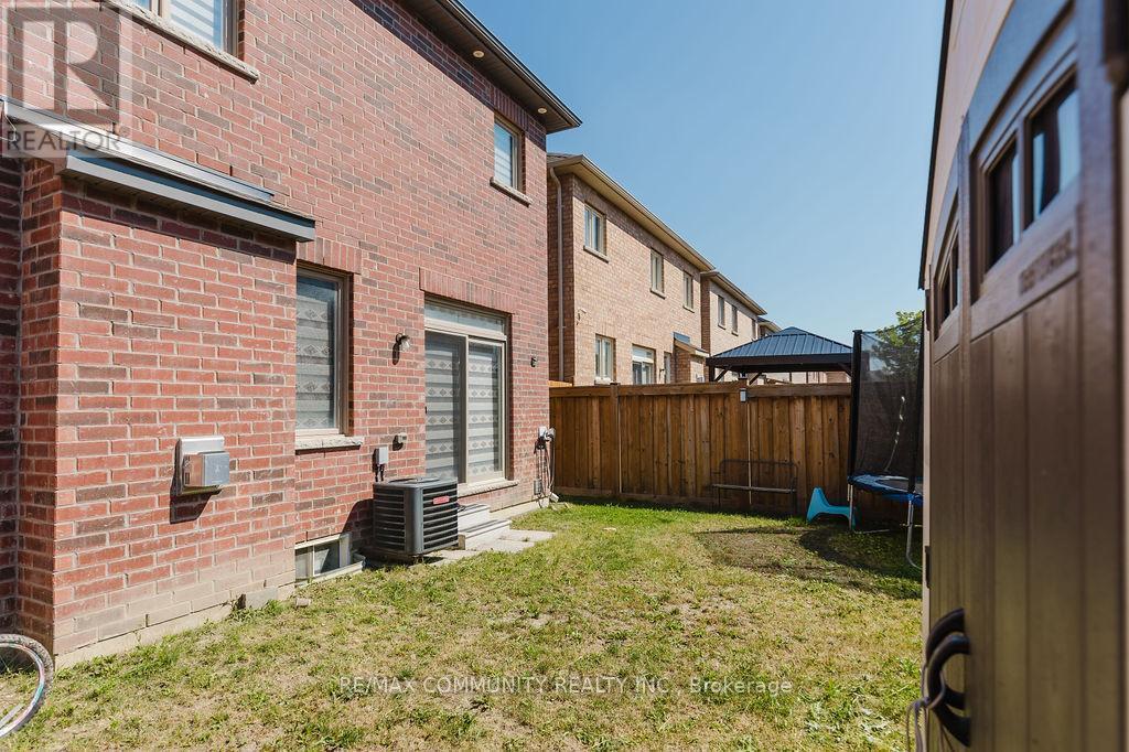 100 Folgate Crescent, Brampton, ON - Outdoor With Exterior