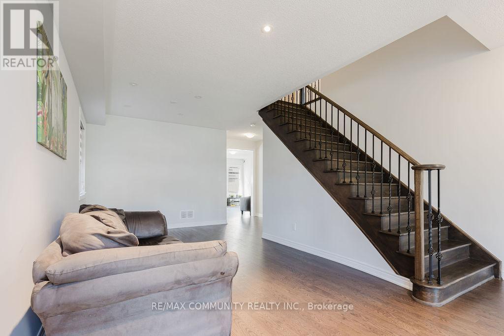 100 Folgate Crescent, Brampton, ON - Indoor Photo Showing Other Room