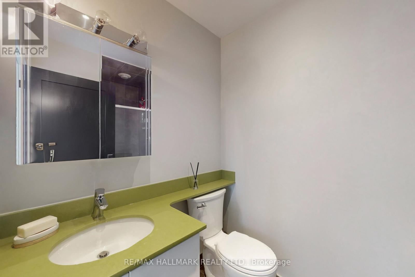 1002 - 3 Michael Power Place, Toronto, ON - Indoor Photo Showing Bathroom