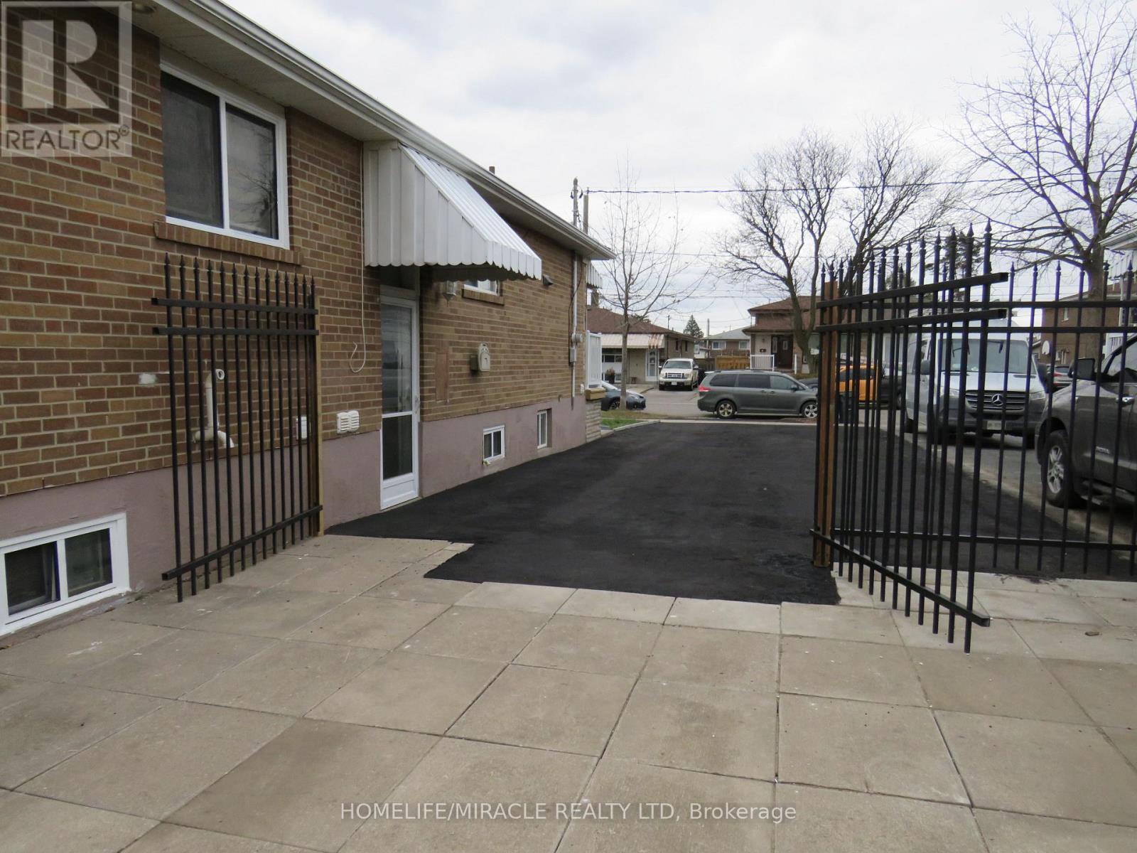 18 Rubydale Gardens, Toronto, ON - Outdoor With Exterior