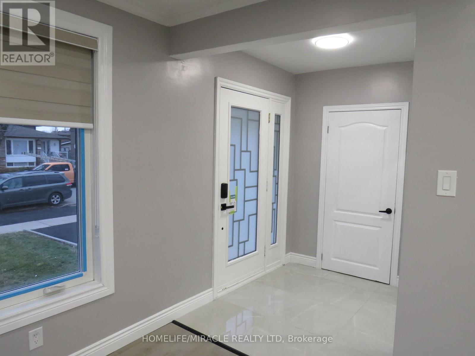 18 Rubydale Gardens, Toronto, ON - Indoor Photo Showing Other Room