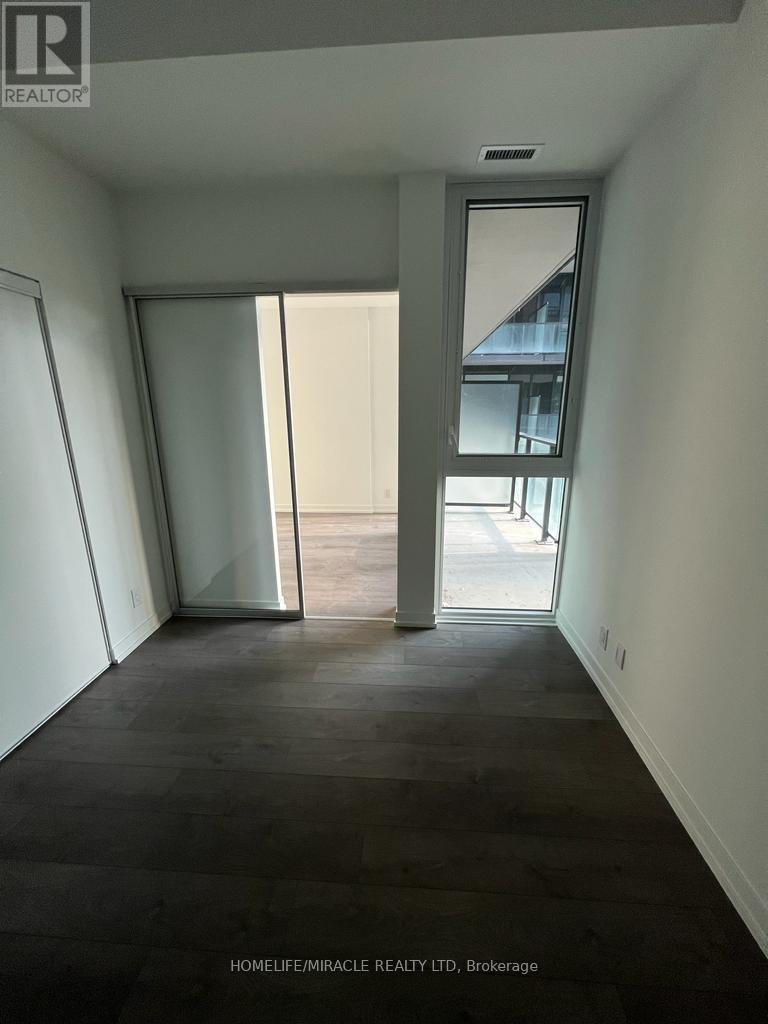 914 - 270 Dufferin Street, Toronto, ON - Indoor Photo Showing Other Room