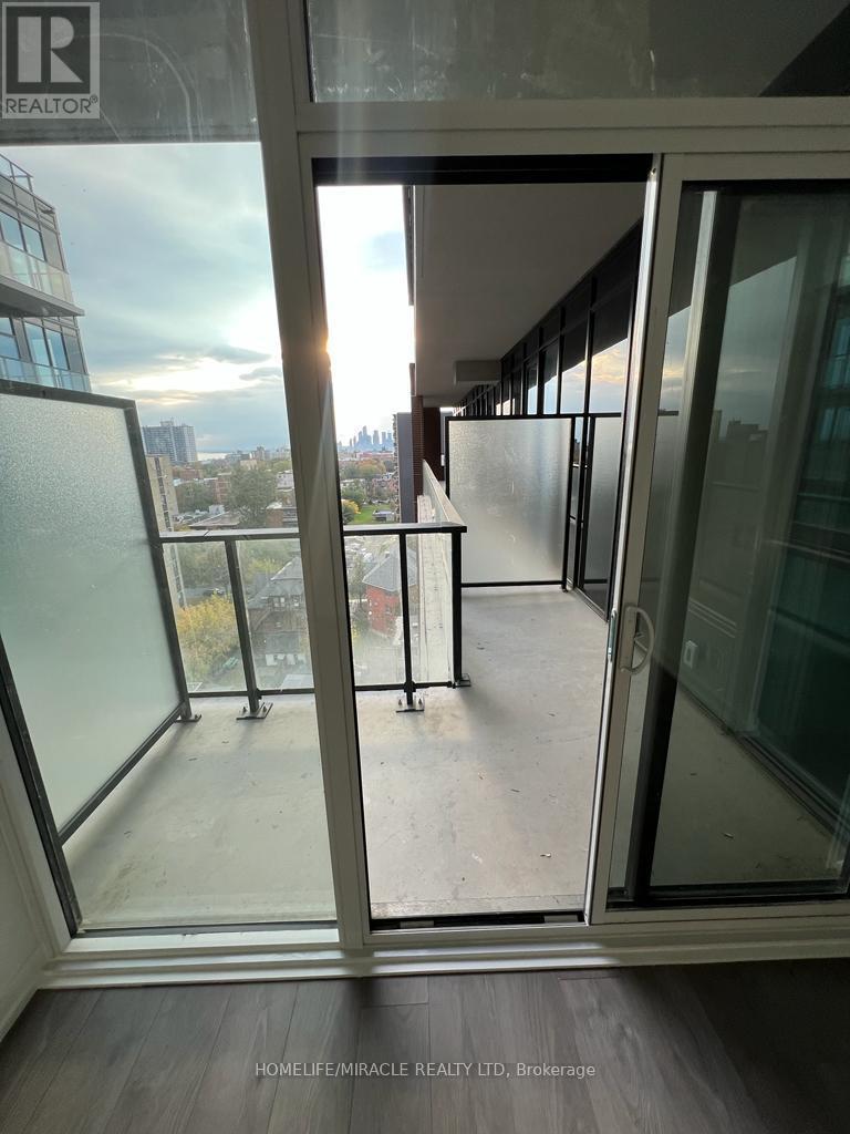 914 - 270 Dufferin Street, Toronto, ON - With Balcony With Exterior